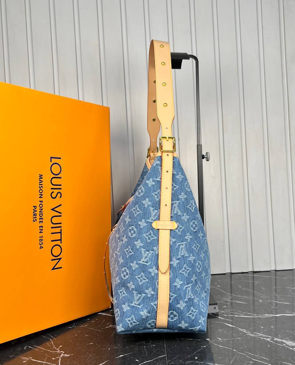 Louis Vuitton CarryAll MM Denim

5980-1