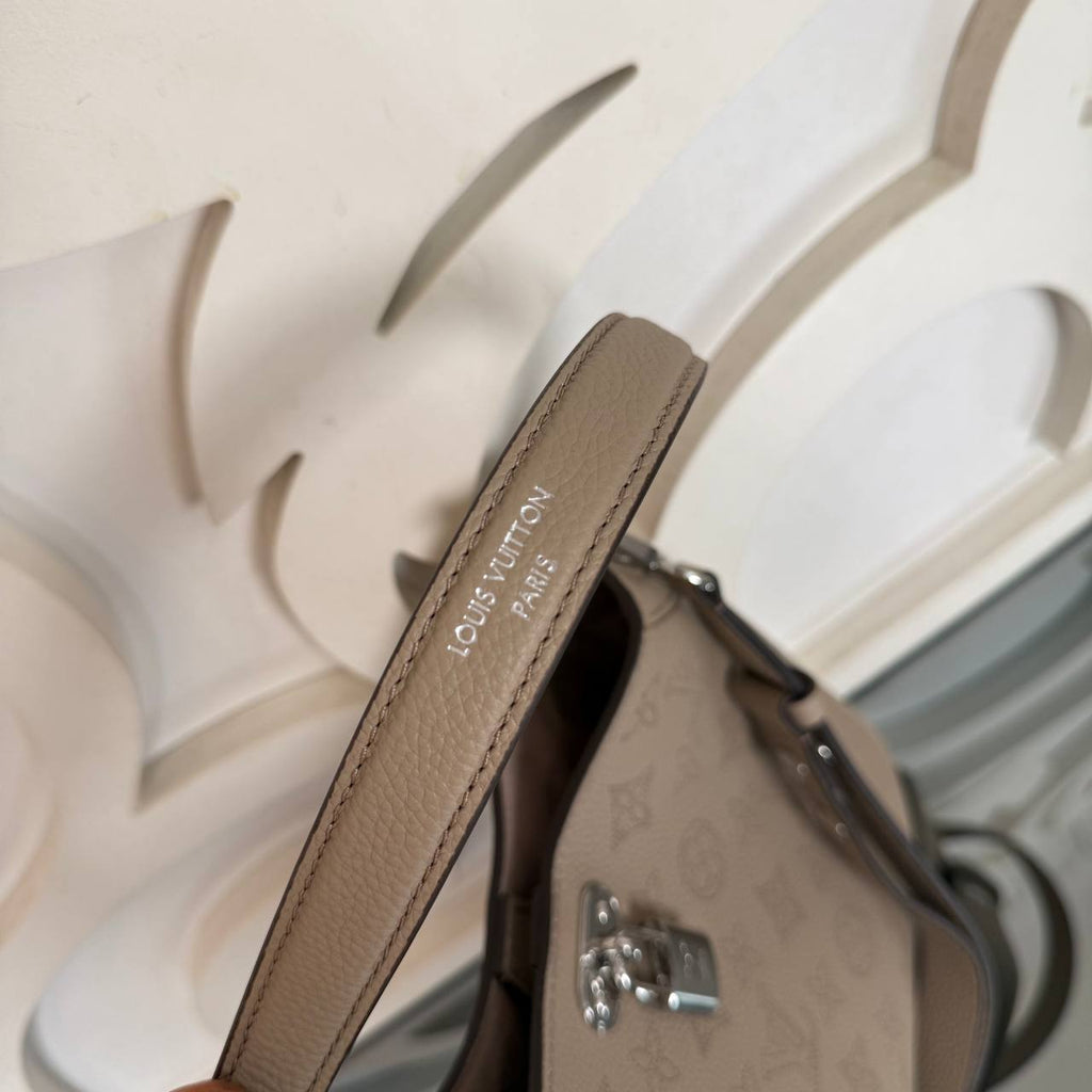 Louis Vuitton Mahina All Around PM

910590 ⭐️