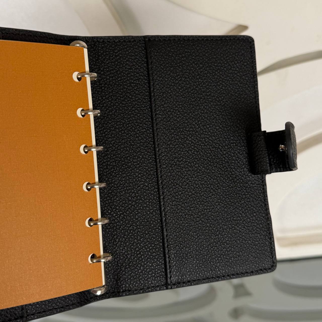 Louis Vuitton Small Ring Agenda Cover 

10.5x14.5 cm 
214021 ⭐️
