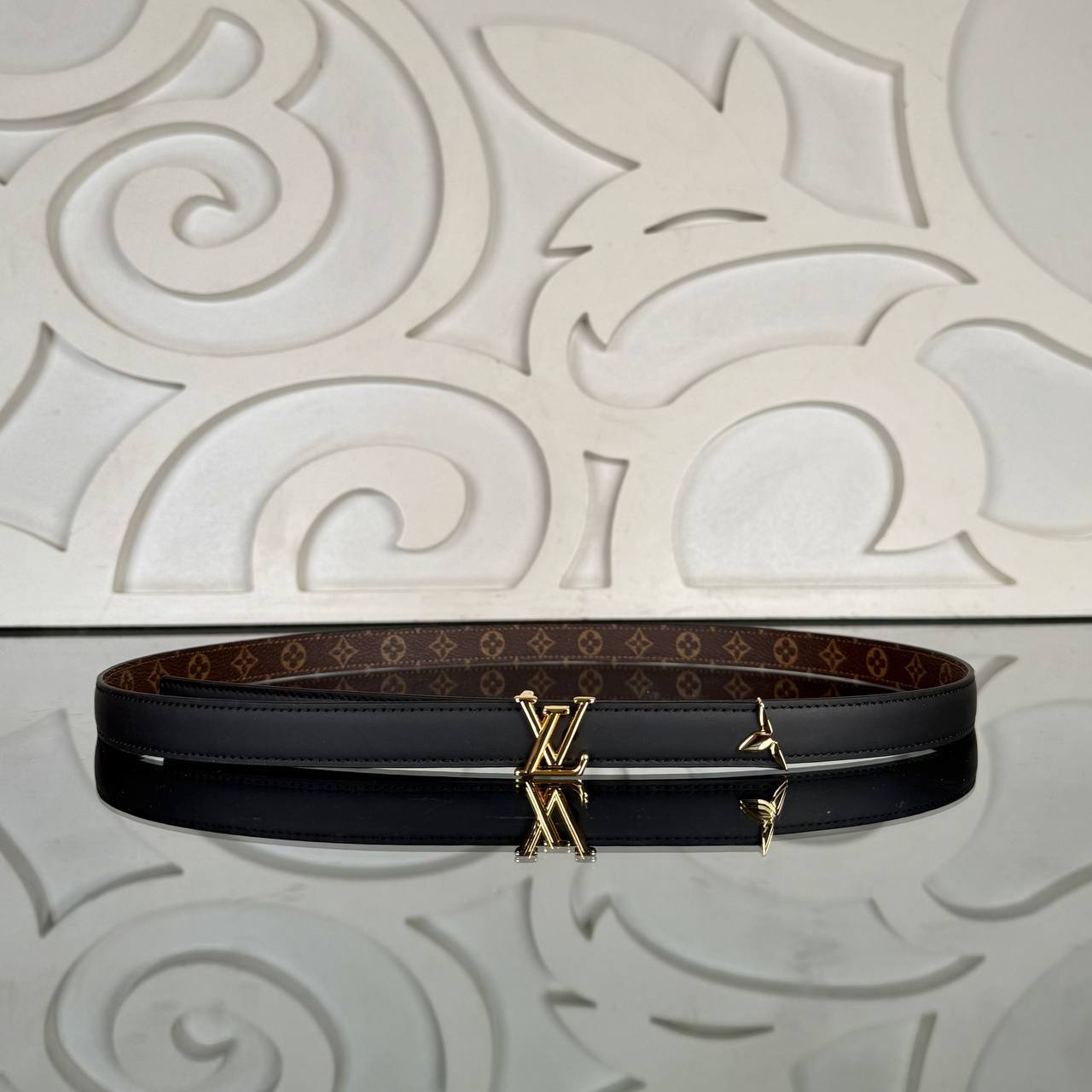 Louis Vuitton Pretty LV 20 mm Reversible Belt

217037 ⭐️
