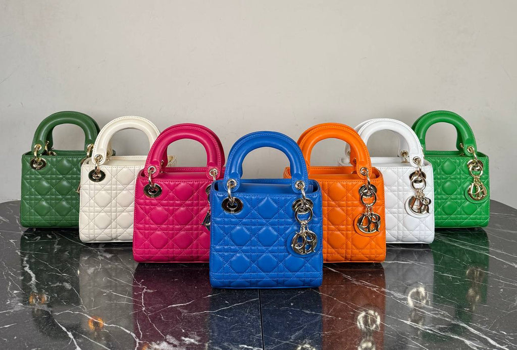 Christian Dior Lady Small Bag 

17x15 cm 
5079 ⭐️
