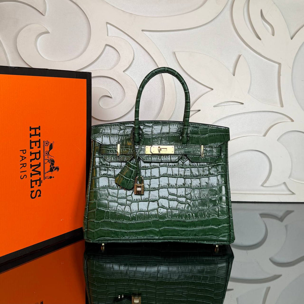Hermes Birkin Bag 30 cm 

30x22 cm 
5071 ⭐️