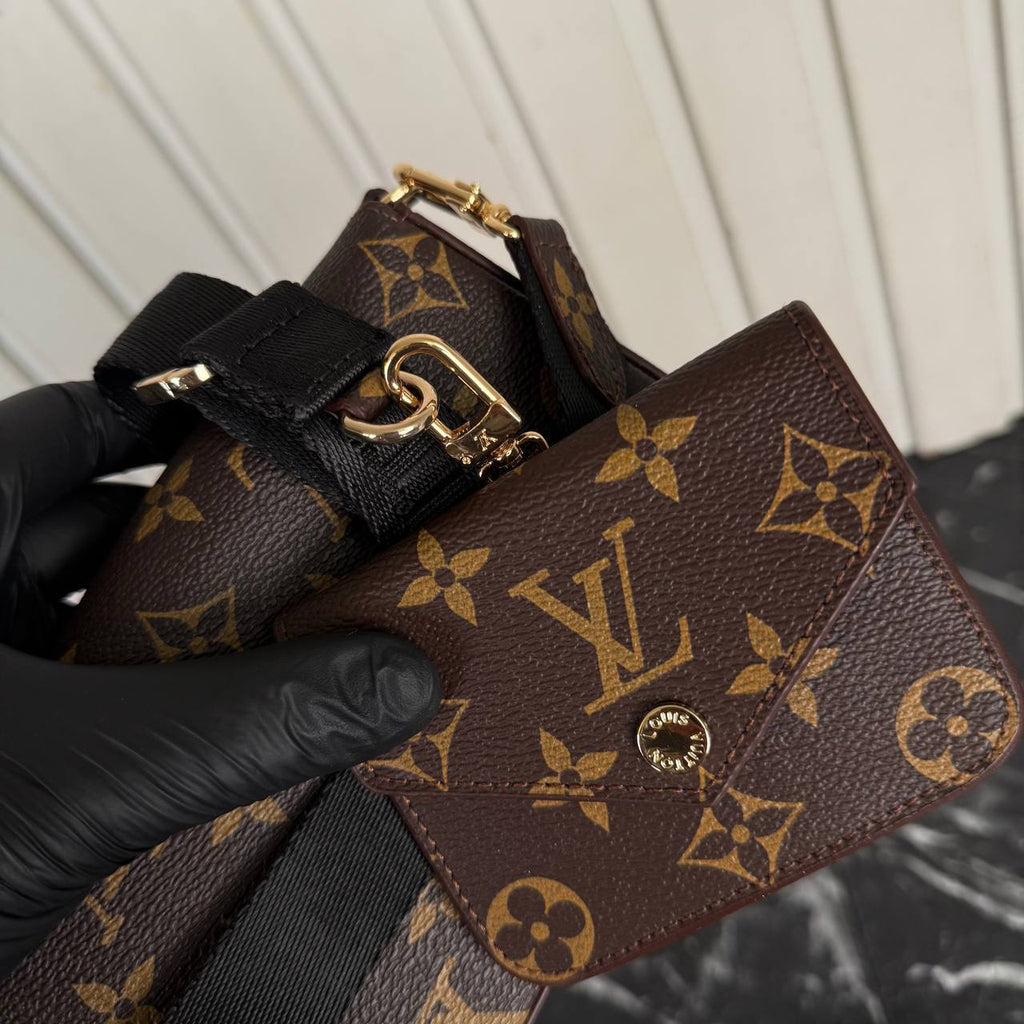 Louis Vuitton Felicie Strap & Go Wallet 

5654