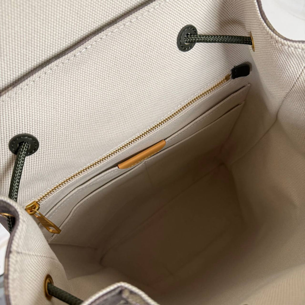 Louis Vuitton Christopher Backpack MM

910471 ⭐️