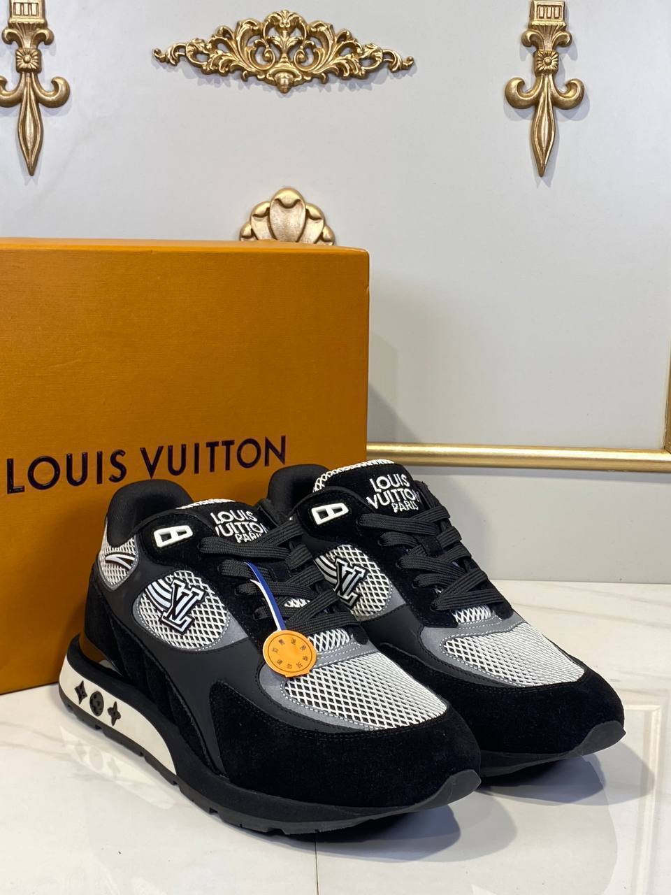 Louis Vuitton Blus Sneakers 

911021 ⭐️