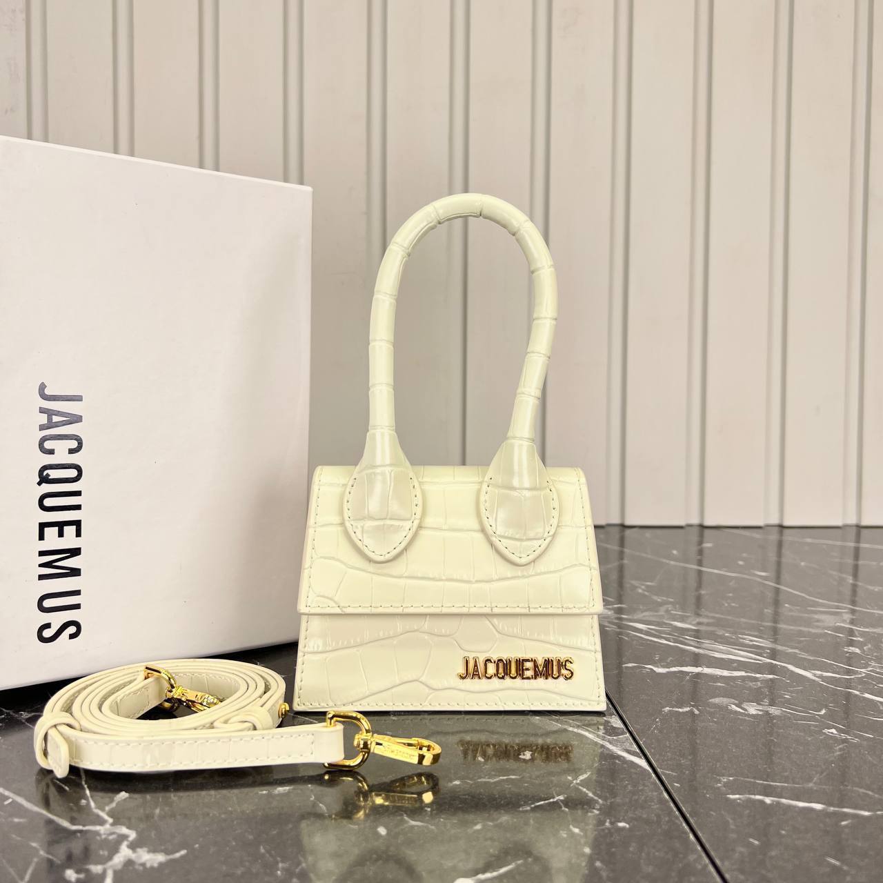 Jacquemus Chiguito Bag Nano

13x10 cm
5736-5 
💥Sale💥