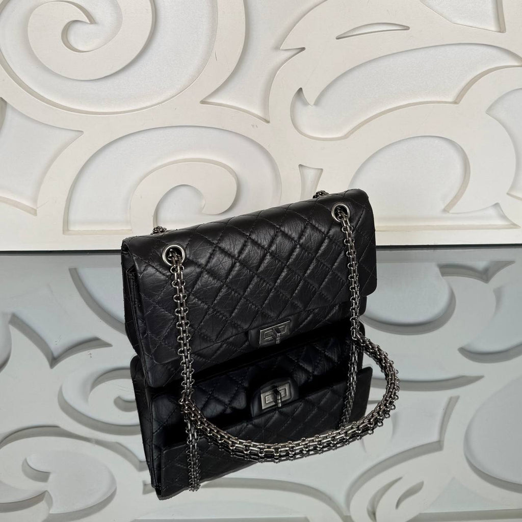 Chanel 2.55 Small Handbag

24x14 cm 
910255 ⭐️