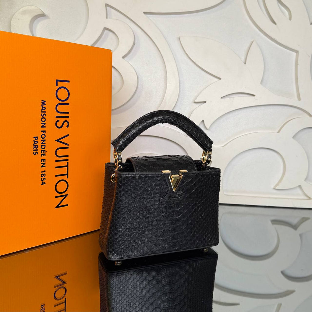 Louis Vuitton Python Capucines Mini

210219 ⭐️
