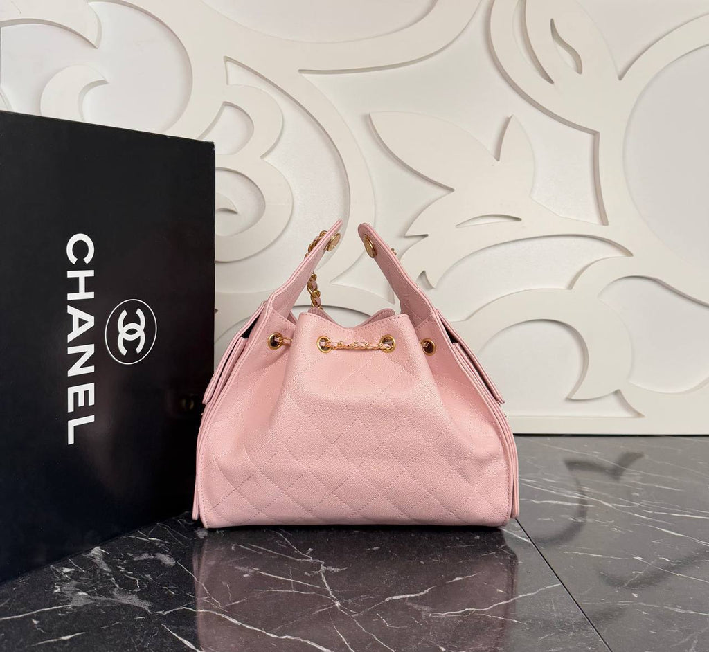 Chanel 25 Small Handbag

29x19 cm
910139 ⭐️