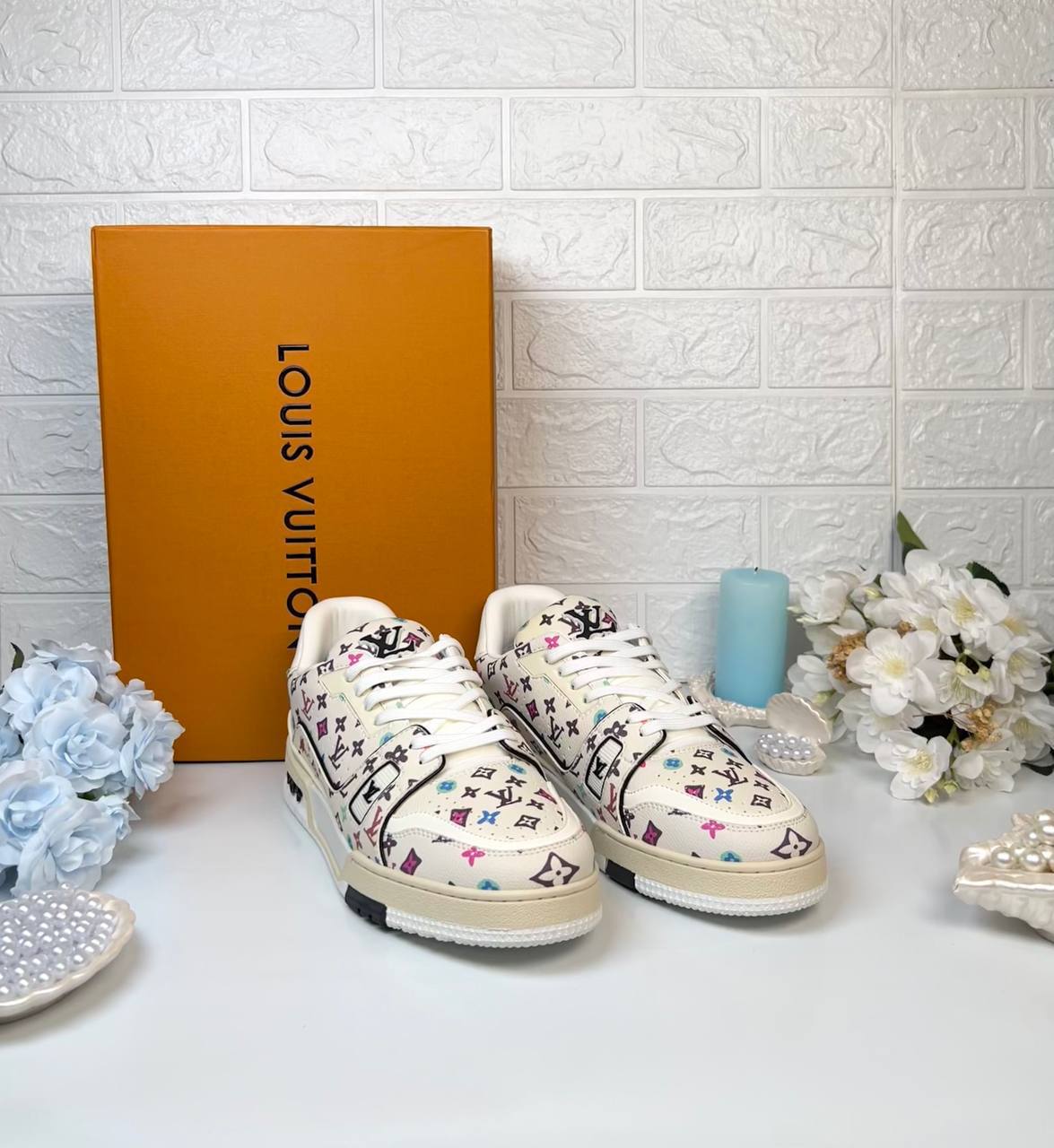 Louis Vuitton Sneakers

3793-5 ⭐️