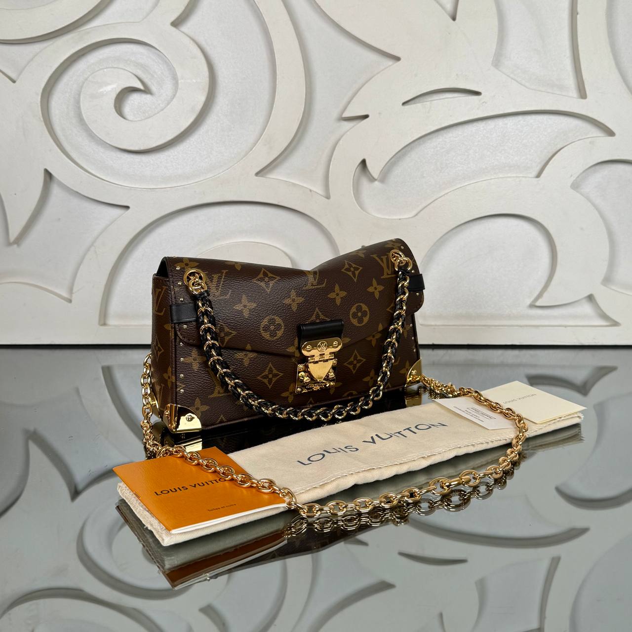 Louis Vuitton Trunkie East West

910471 ⭐️