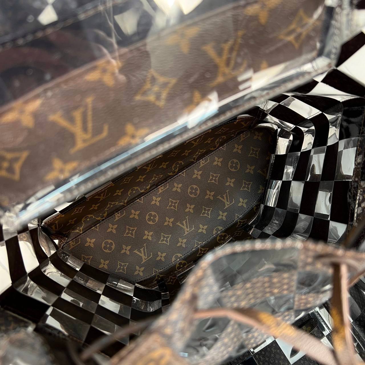 Louis Vuitton Christopher Backpack 

5632-2 ⭐️