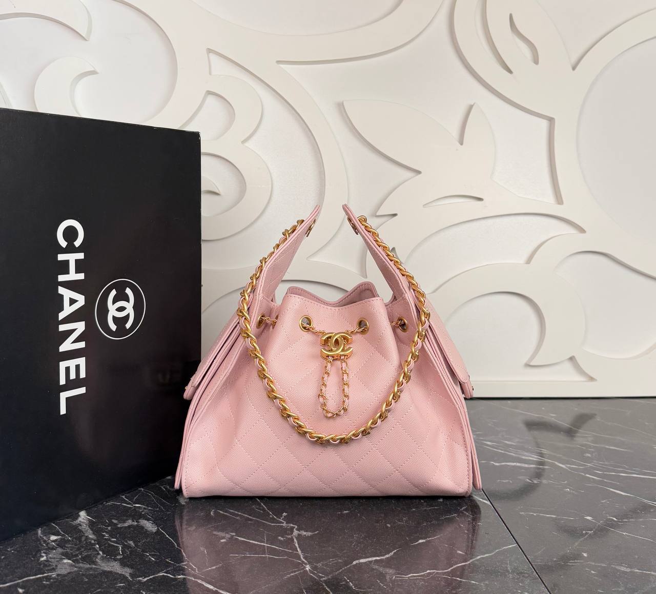 Chanel 25 Small Handbag

29x19 cm
910139 ⭐️