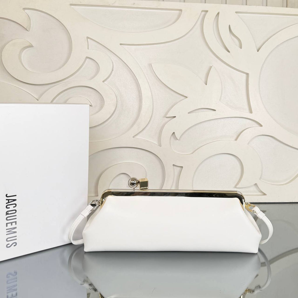 Jacquemus The Berlingot Medium 
Γυναικεία τσάντα 
34x13 cm
910806 ⭐️