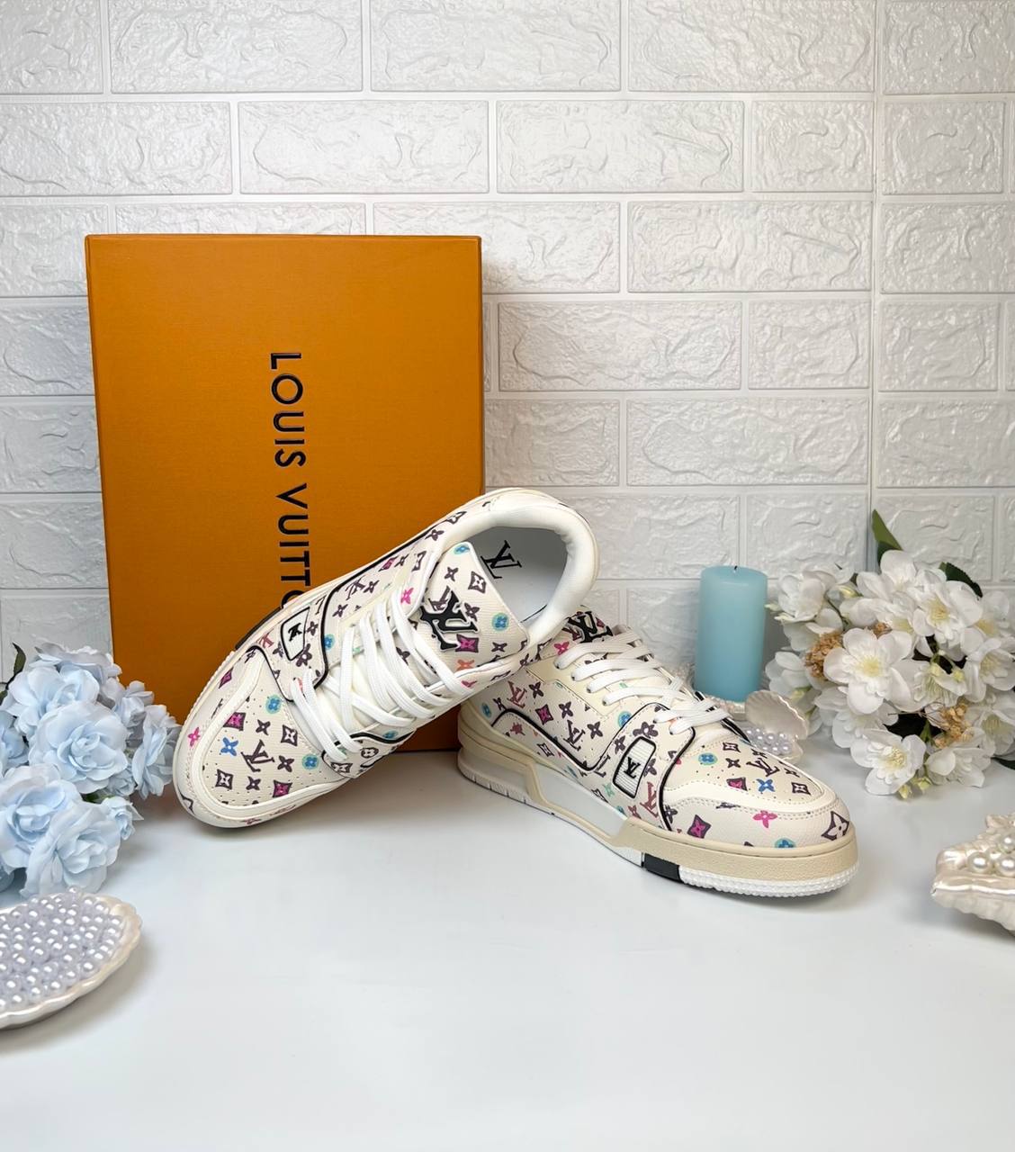 Louis Vuitton Sneakers

3793-5 ⭐️