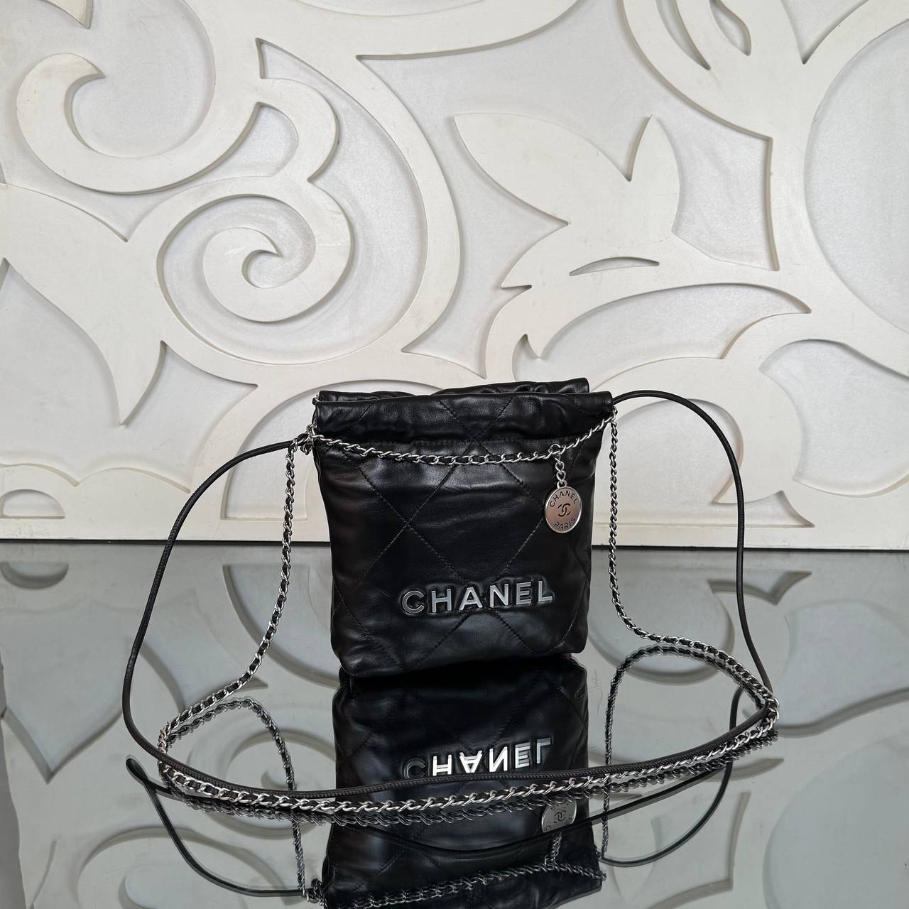 Chanel 22 Mini Shoulder Bag

22x20 cm 
910036 ⭐️