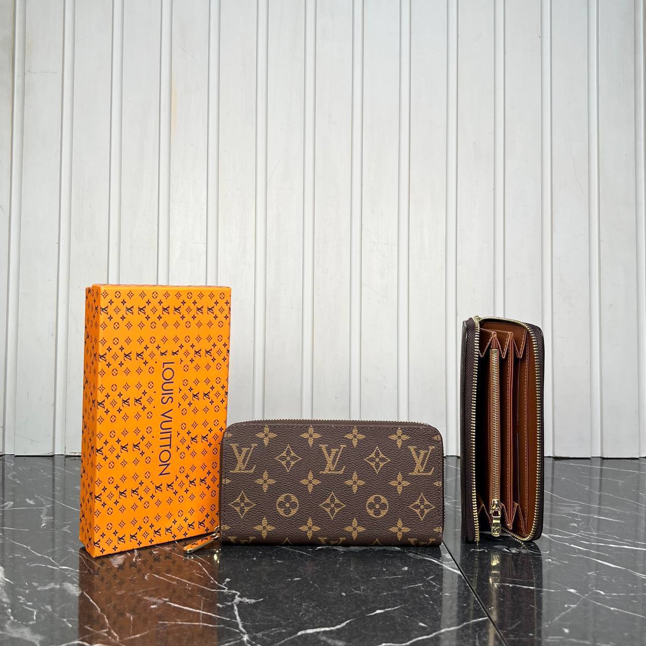 Louis Vuitton Zippy Wallet 

20x10 cm 
28.B ⭐️