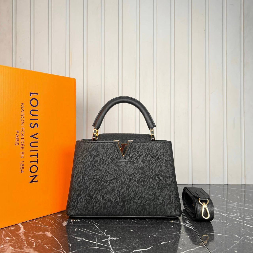 Louis Vuitton Capucines BB 

5565-3 ⭐️