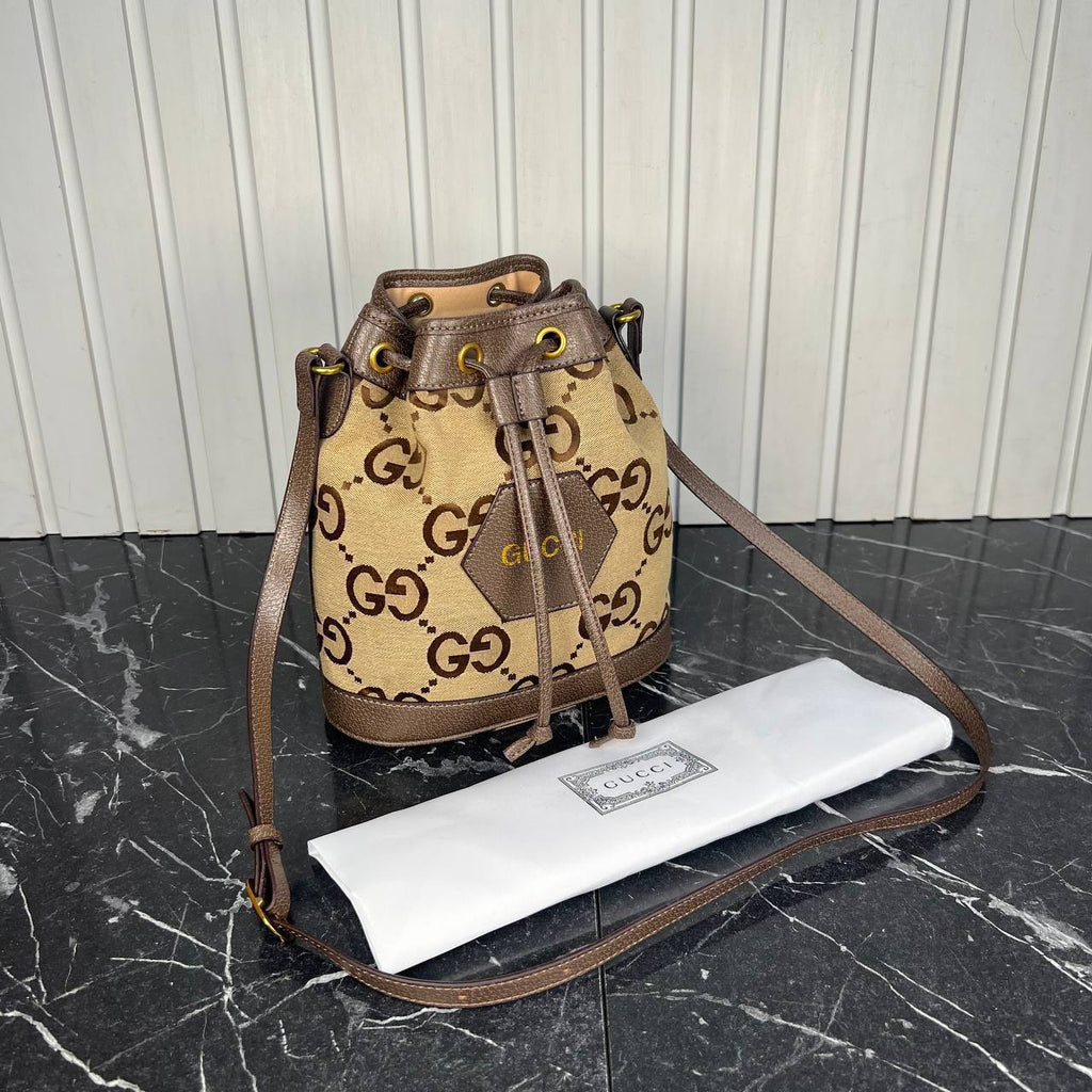 Gucci Neo Vintage Bag 
Τσάντα 
27x26 cm 
794