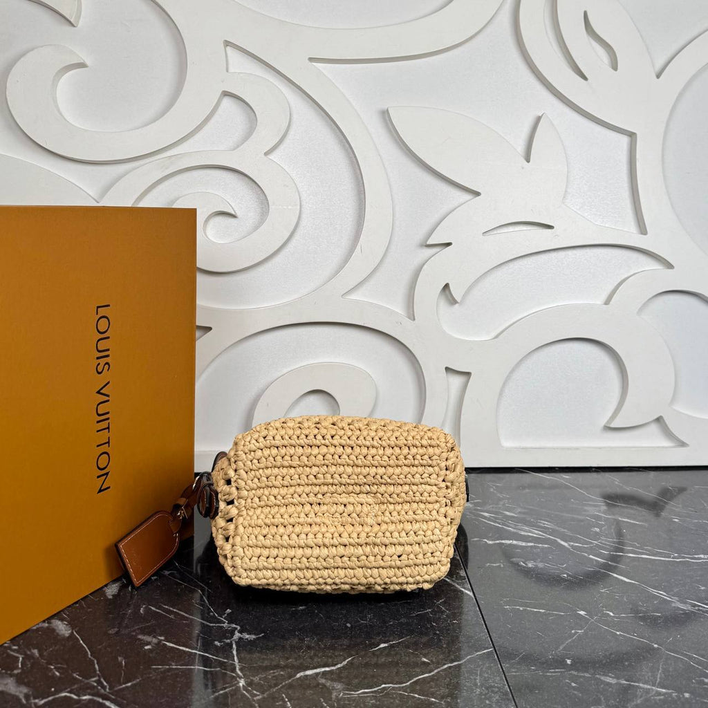 Louis Vuitton All In BB Raffia Bag

910121 ⭐️