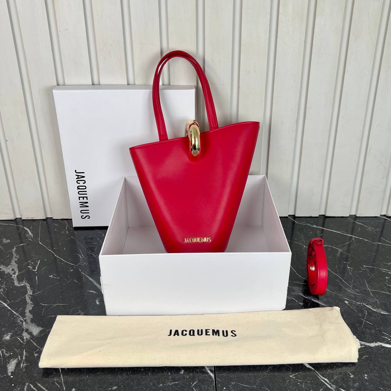 Jacquemus Bambola La Casa Bag
-50% προσφορά 
24x22 cm
6877 ⭐️