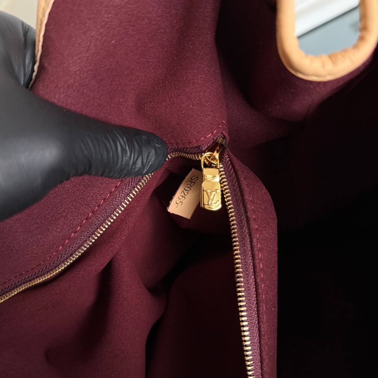 Louis Vuitton Again Bag

910331 ⭐️