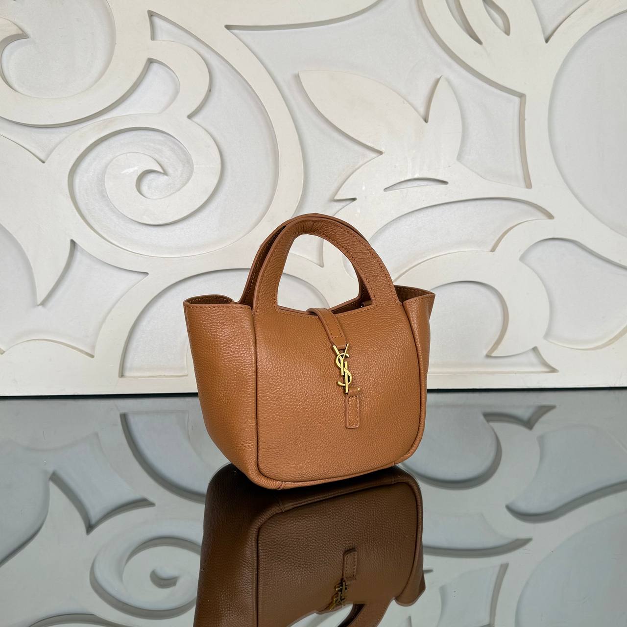 Ysl Saint Laurent Baby Bea in Grained

18x16 cm cm 
910668 ⭐️