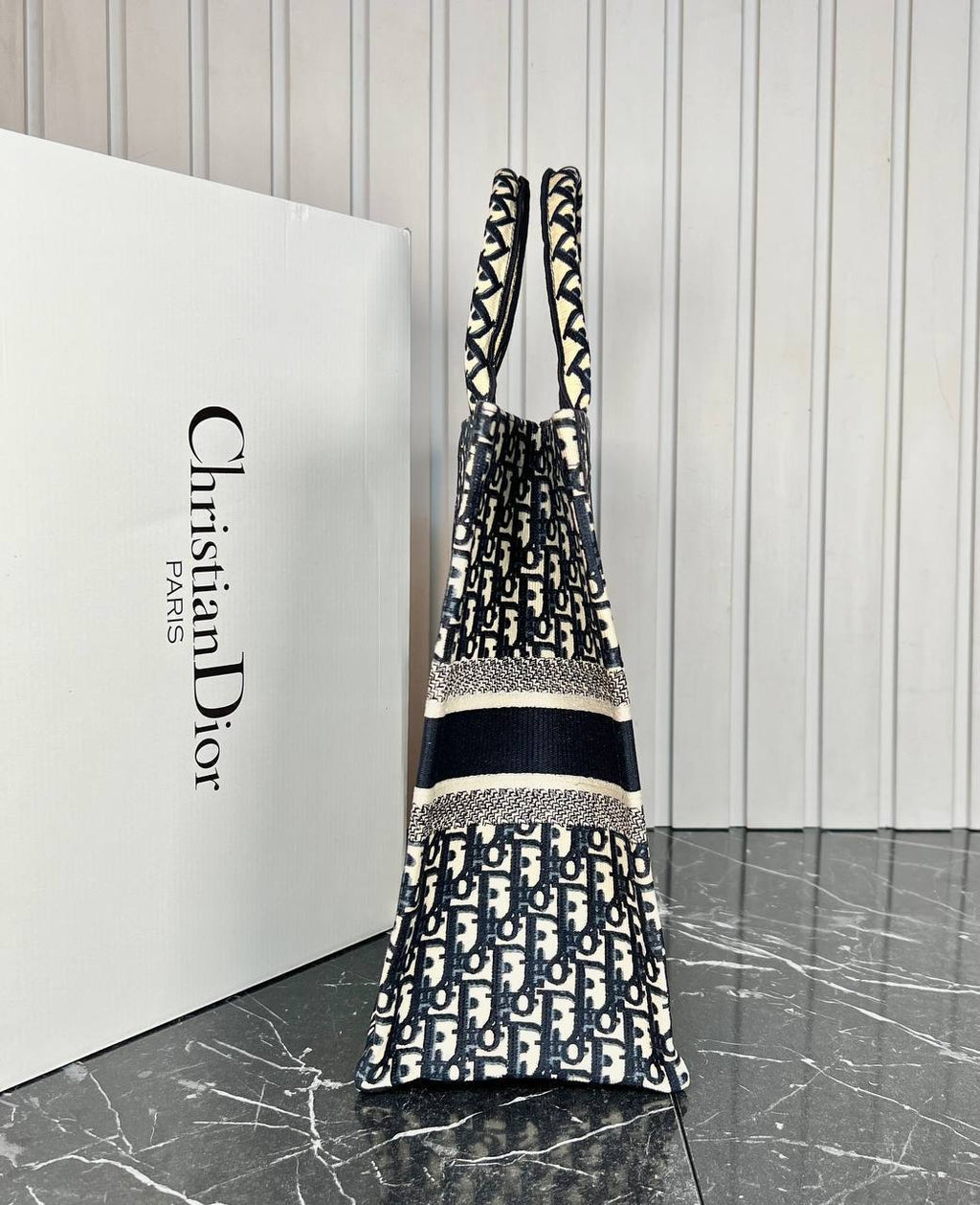 Christian Dior Book Tote Big

42x36 cm 
5656-2