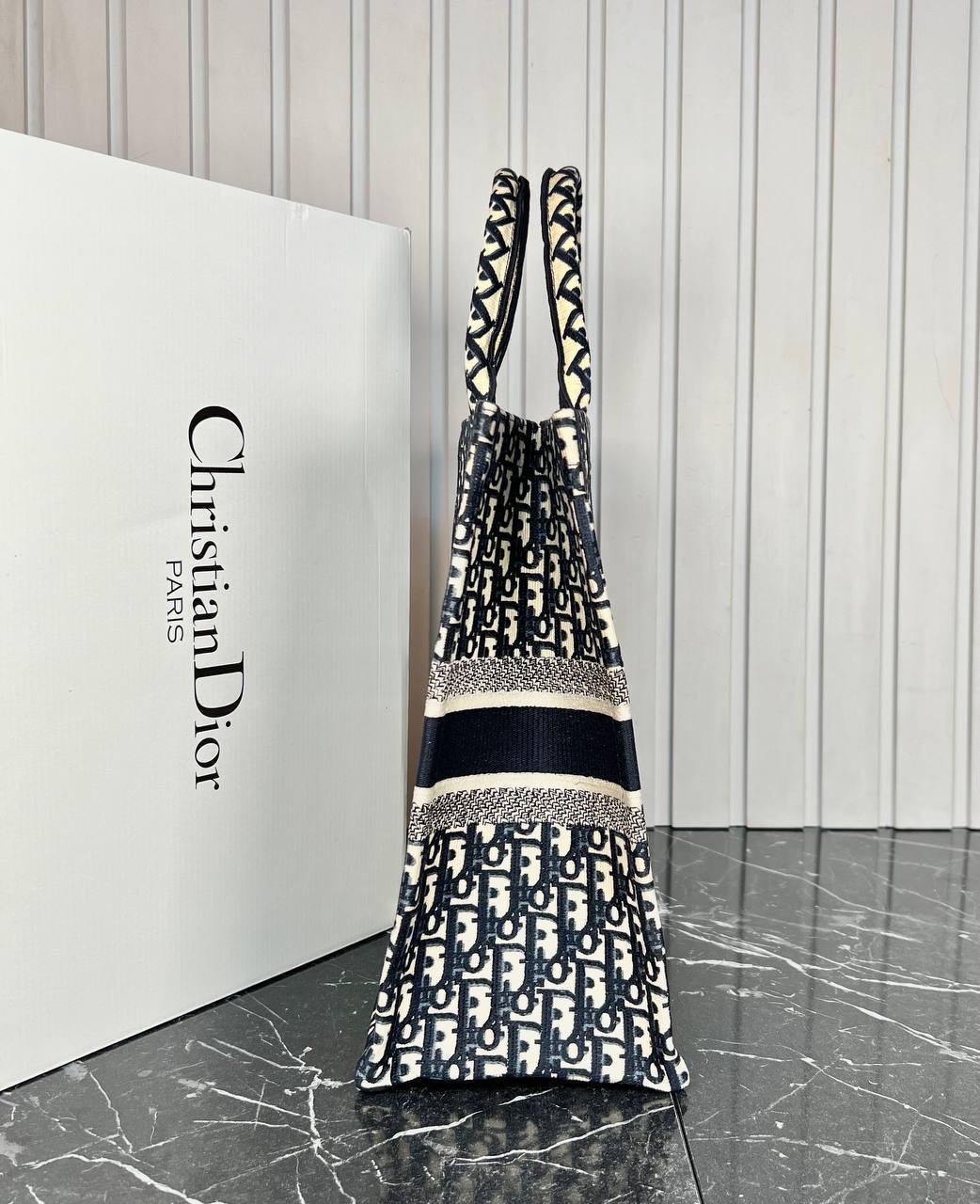 Christian Dior Book Tote Big

42x36 cm 
5656-2