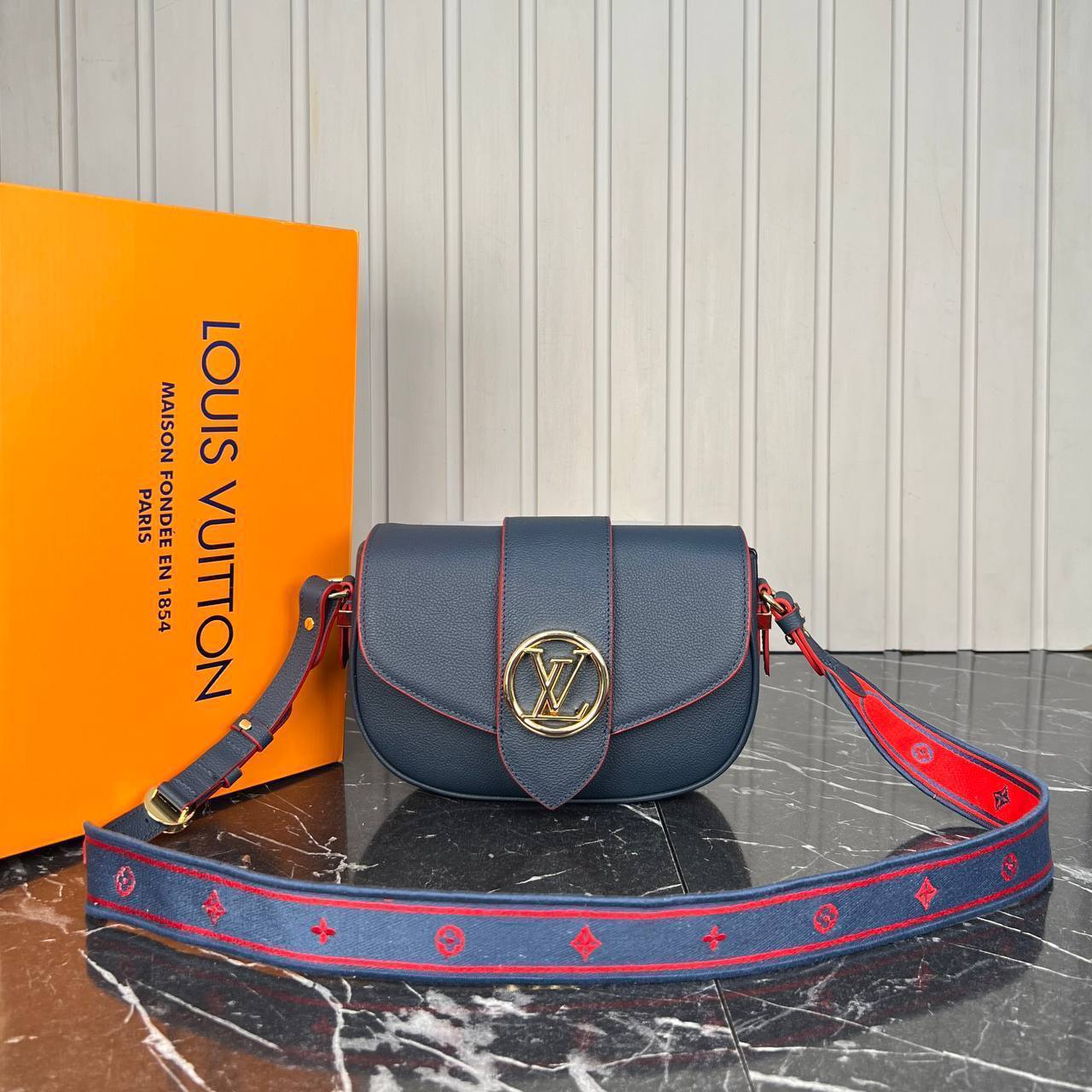 Louis Vuitton Pont 9 Soft MM Bag

758-1 ⭐️