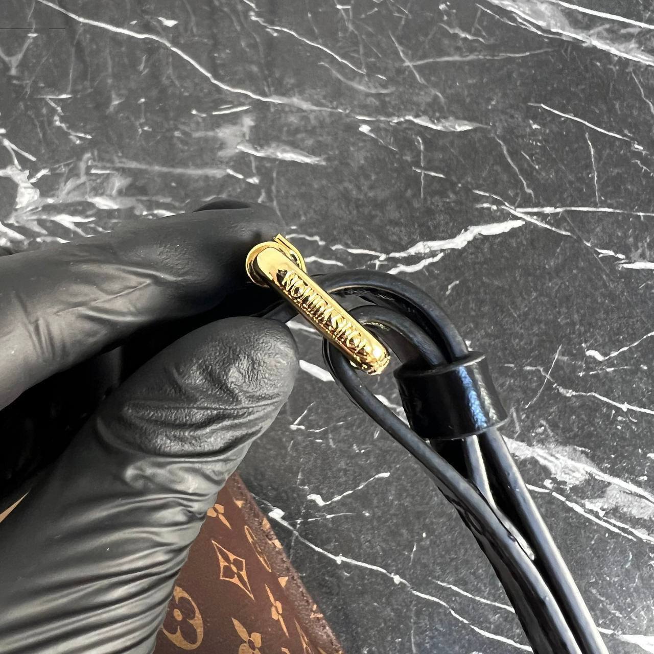 Louis Vuitton OnTheGo PM

5300 ⭐️