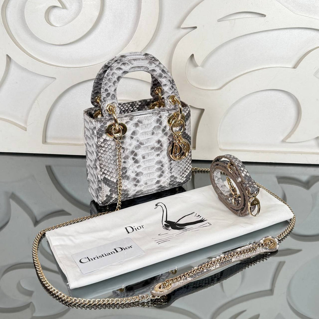 Christian Dior Lady Dior Python Small Bag 

17x16 cm 
210122 ⭐️