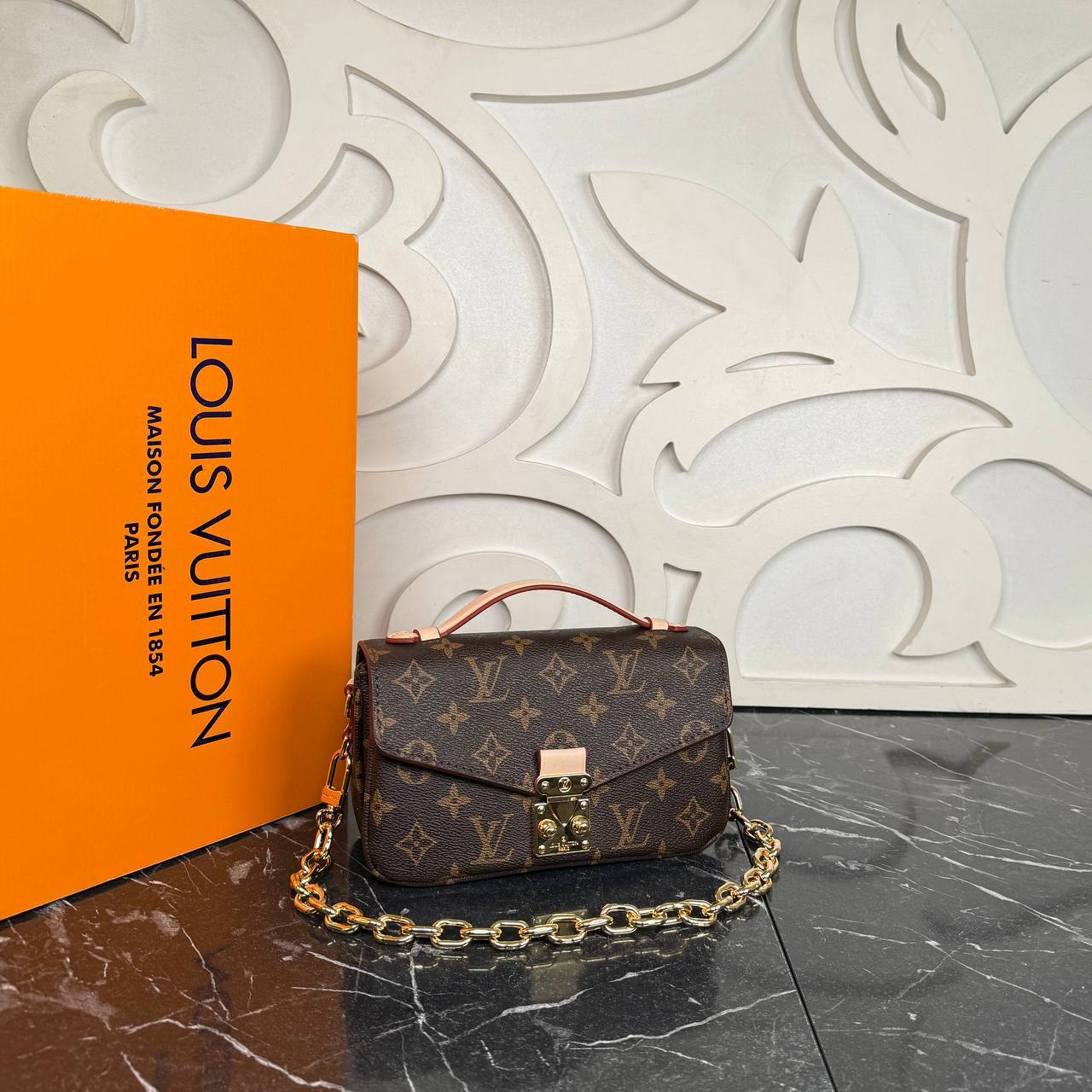 Louis Vuitton Pochette Metis East West 

5580-1 ⭐️