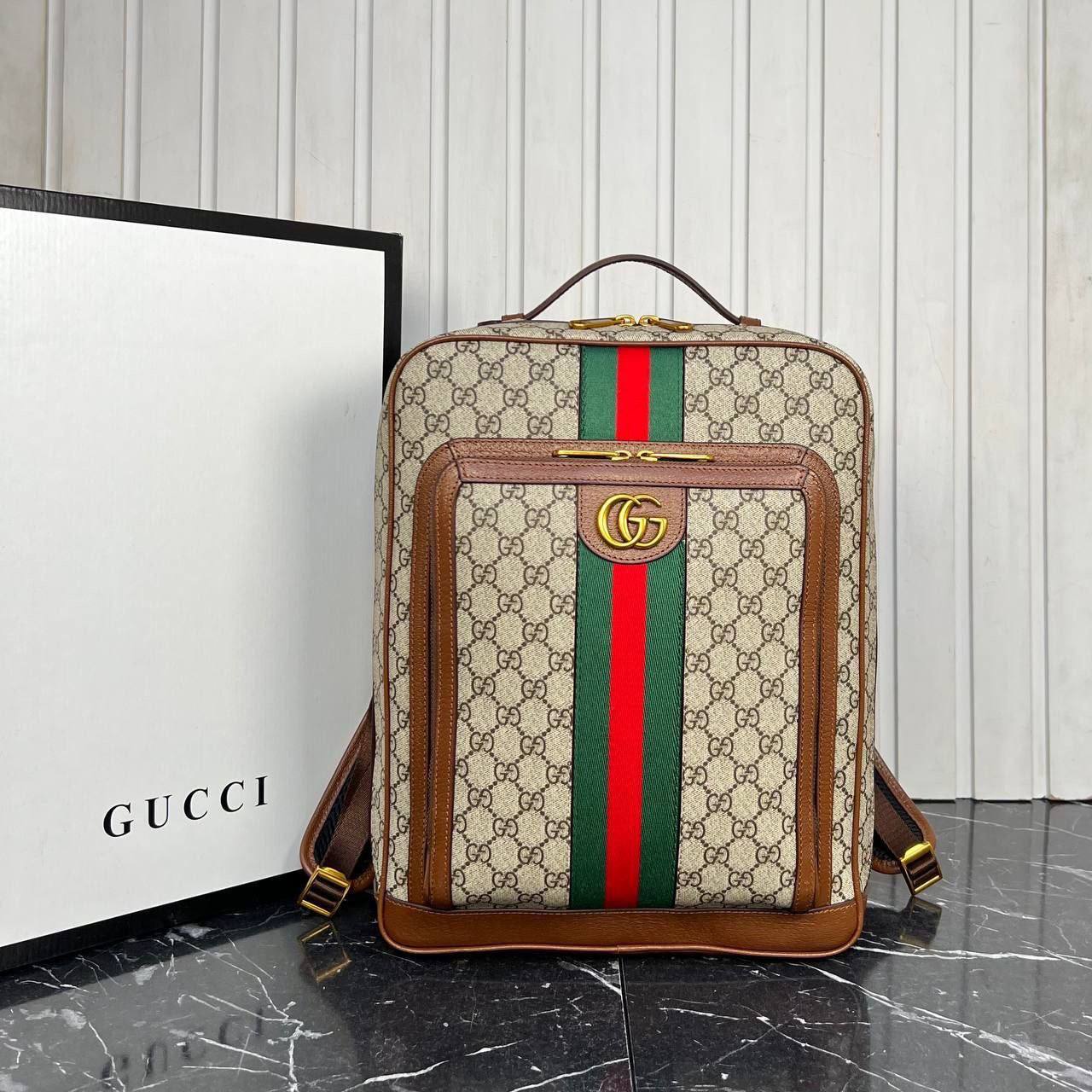 Gucci GG Supreme Backpack

32x36 cm 
6297 ⭐️