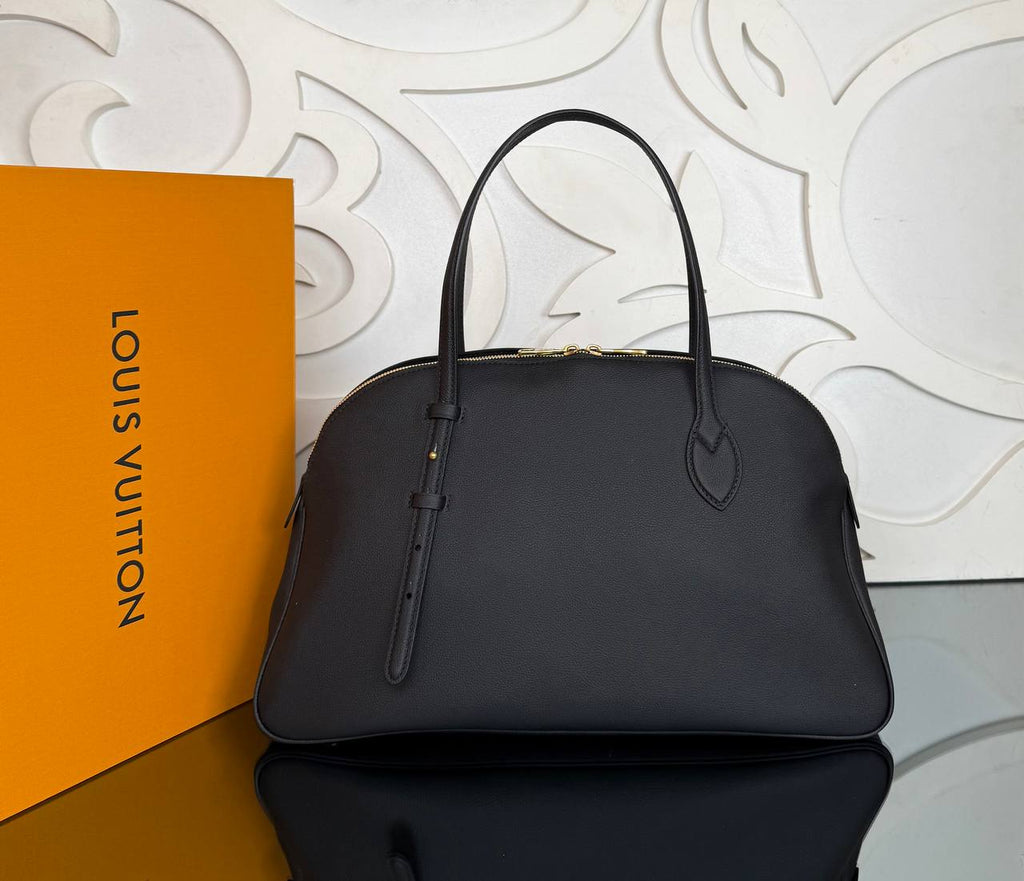 Louis Vuitton Duffle Tote Bag

910427 ⭐️