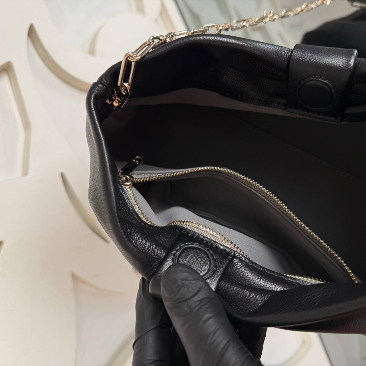 Christian Dior Small Bow Bag

24x16 cm 
910820 ⭐️