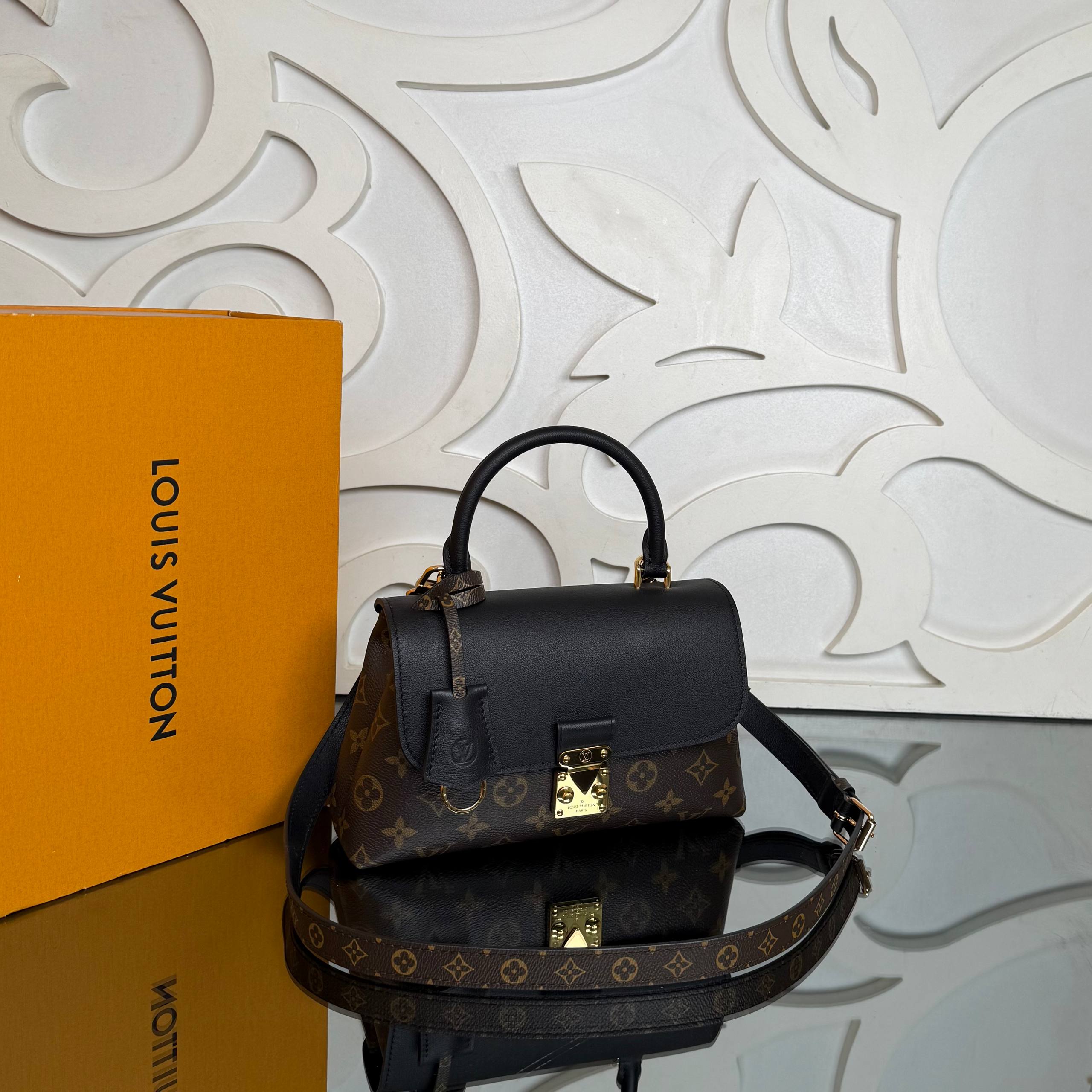 Louis Vuitton Madeleine BB Bag

910582 ⭐️