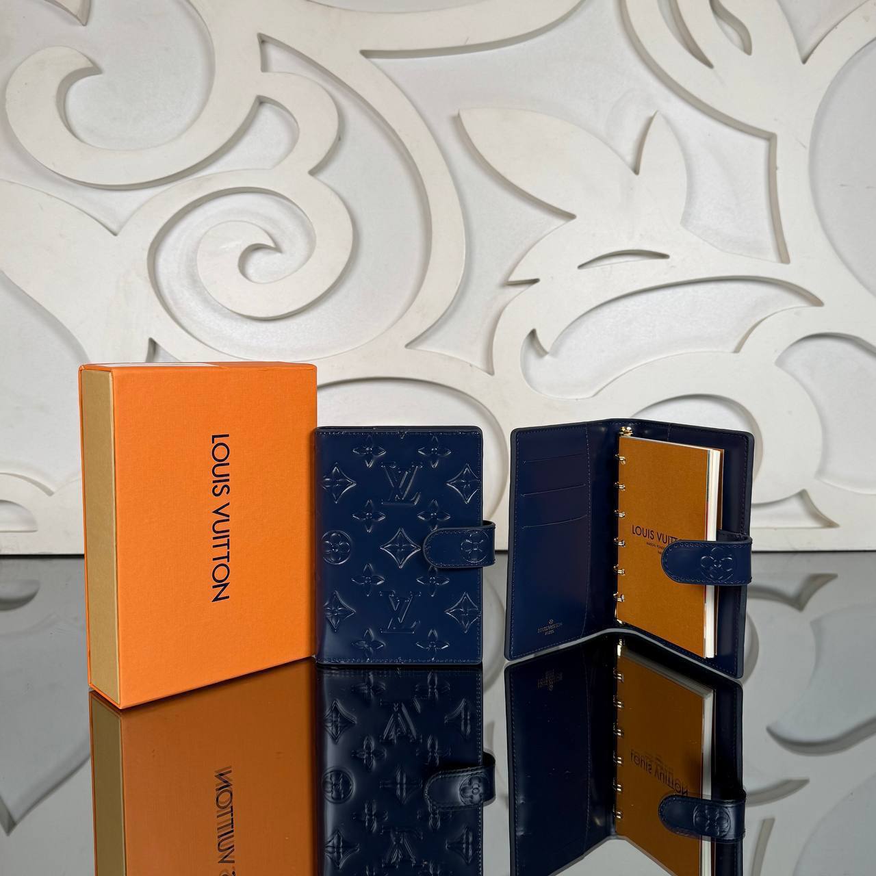 Louis Vuitton Small Ring Agenda Cover 

214021 ⭐️