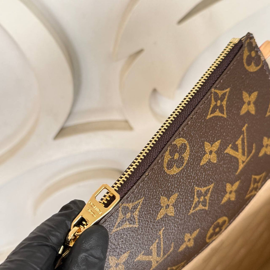 Louis Vuitton Alma Trunk

910958 ⭐️