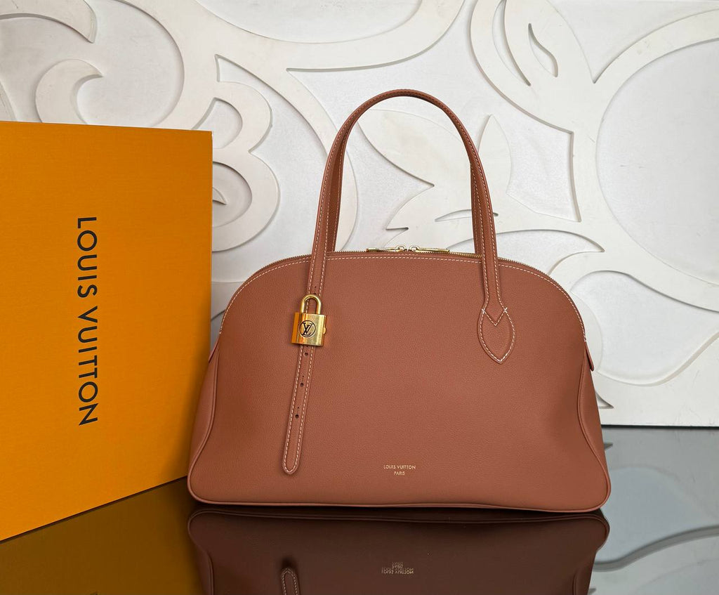 Louis Vuitton Duffle Tote Bag

910427 ⭐️