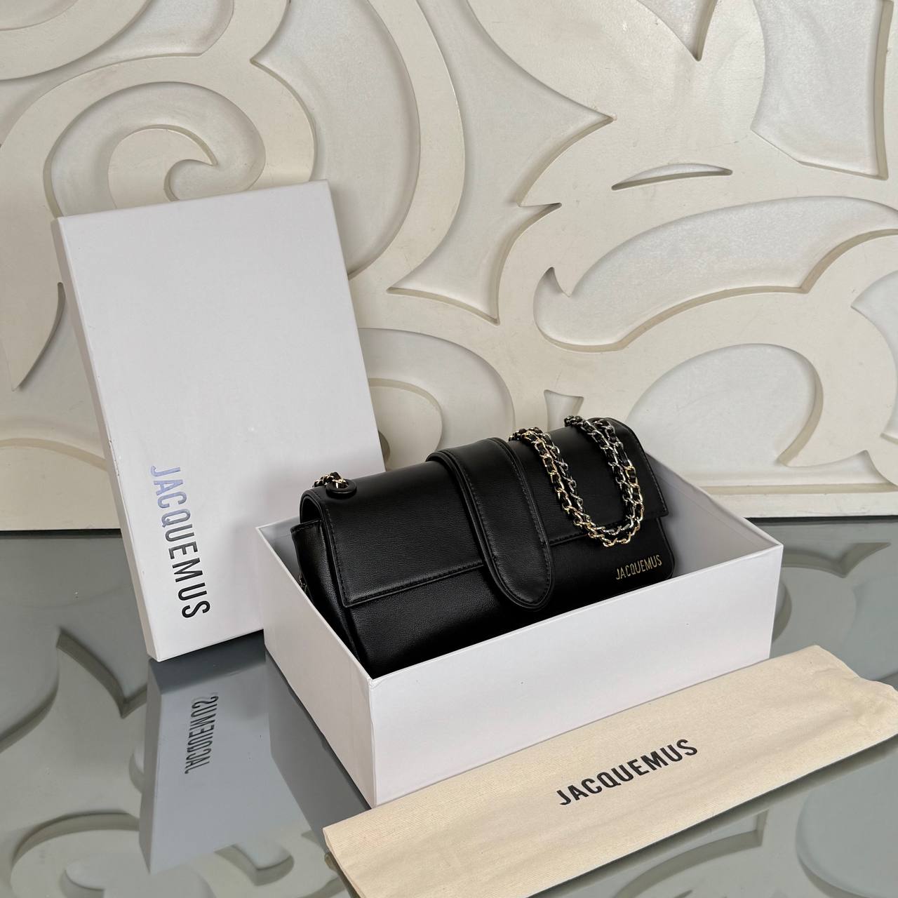 Jacquemus Le Bambino Chaine Shoulder Bag
Τσάντα 
24x13 cm
5736 ⭐️