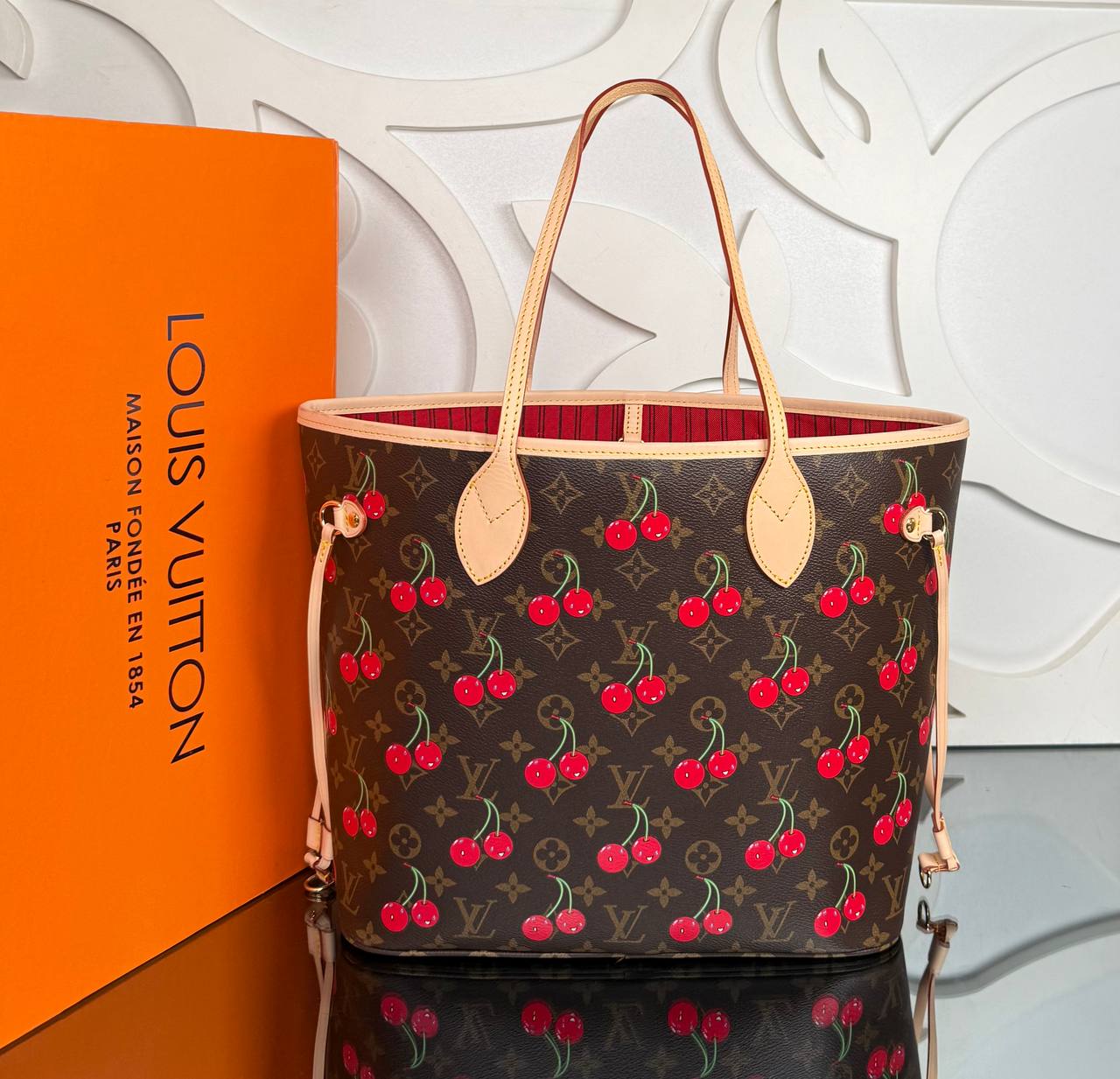 Louis Vuitton LV x TM Neverfull MM x murakami 

⭐️