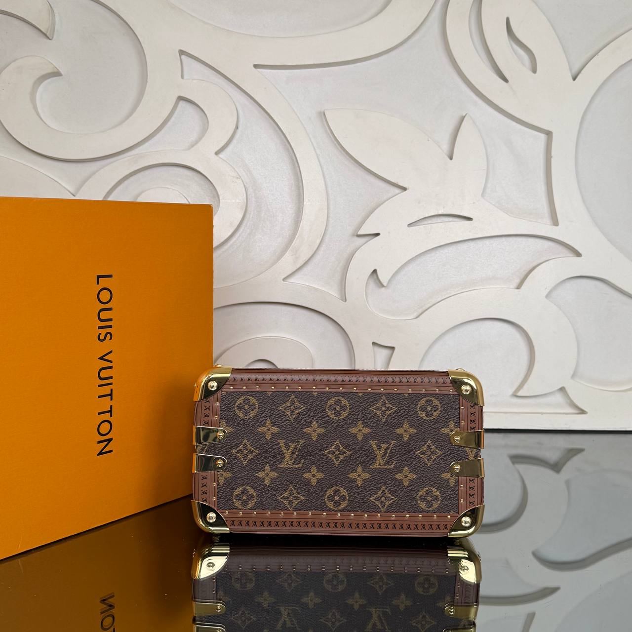 Louis Vuitton Alma Trunk

910958 ⭐️