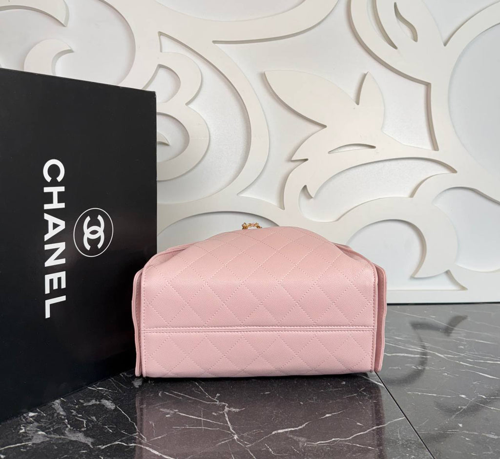 Chanel 25 Small Handbag

29x19 cm
910139 ⭐️