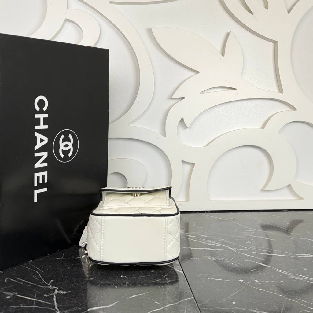 Chanel 24C Mini Backpack

13x18 cm 
910229 ⭐️