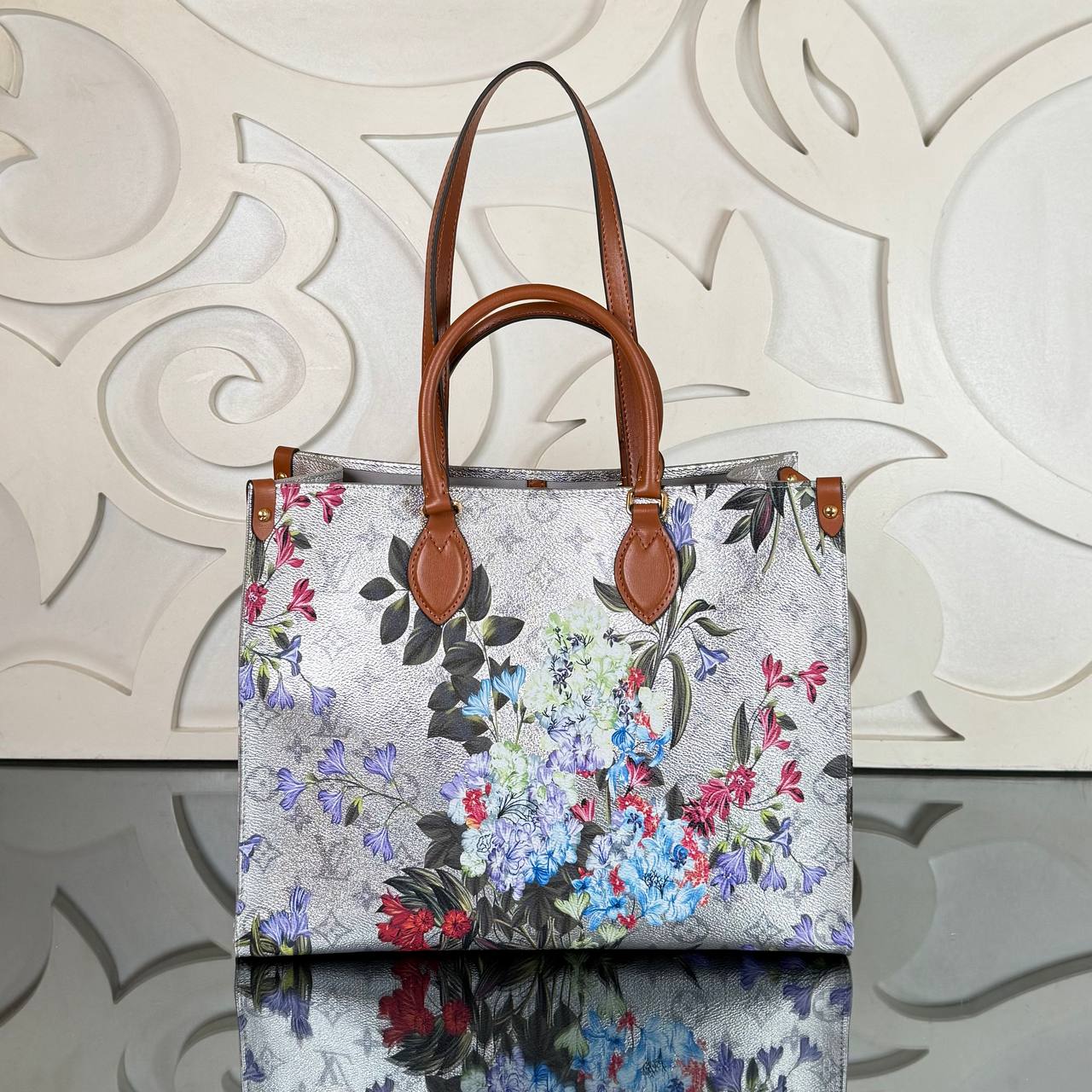 Louis Vuitton OnTheGo MM Limited Edition

910628 ⭐️