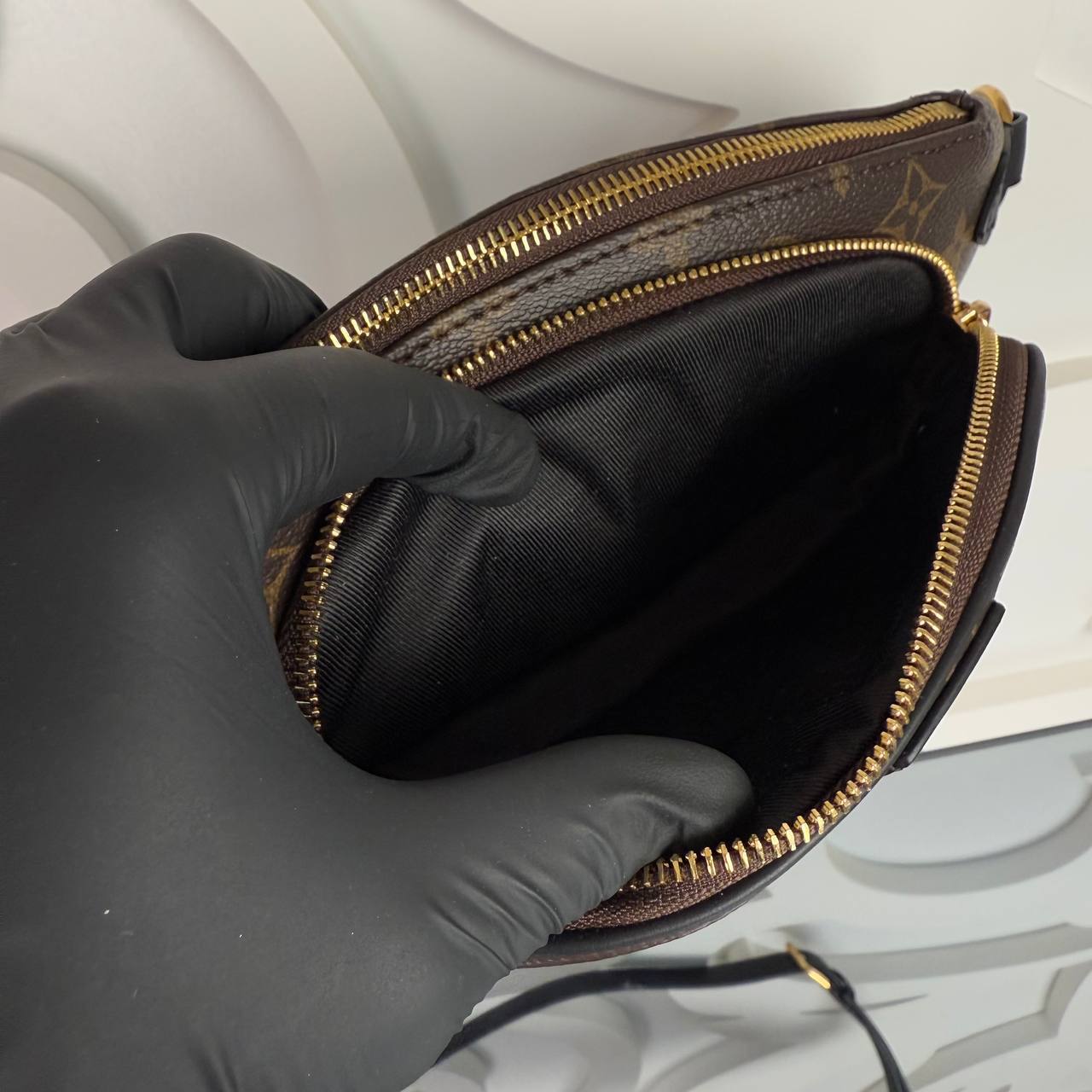 Louis Vuitton Keepit Bag 

910039 ⭐️