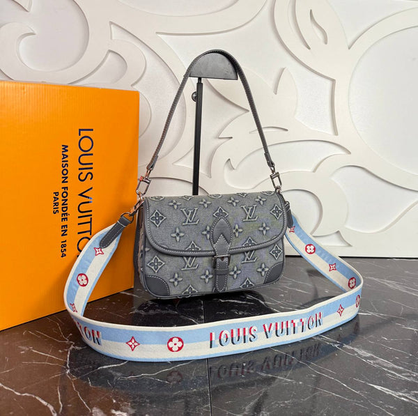 Louis Vuitton Diane Satchel Denim Bag 

910134 ⭐️