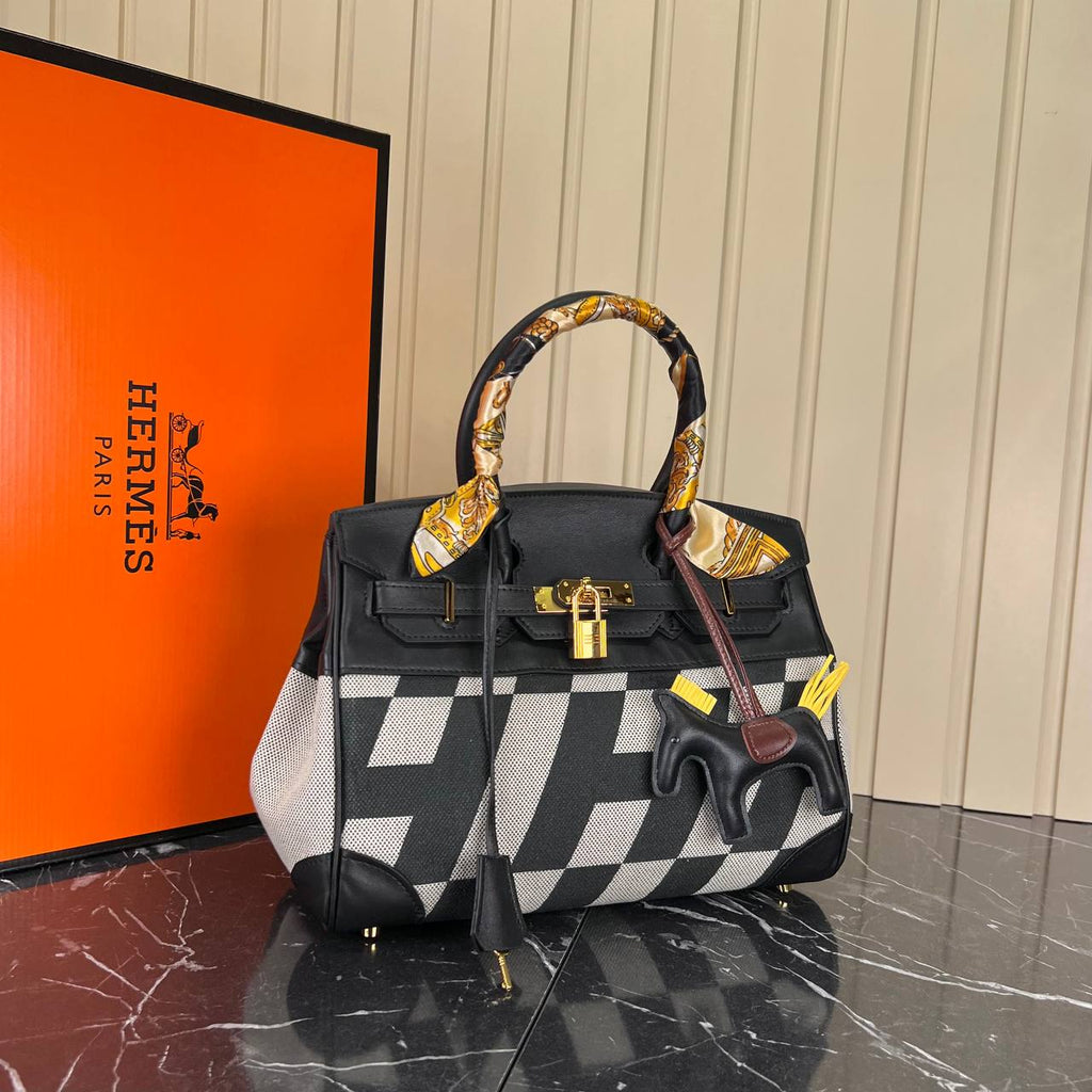Hermes Birkin Bag 30 Cm 

30x22 Cm 
5447_6⭐️