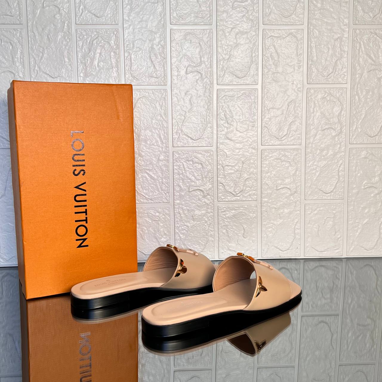 Louis Vuitton Mare Flat Mule

911256 ⭐️